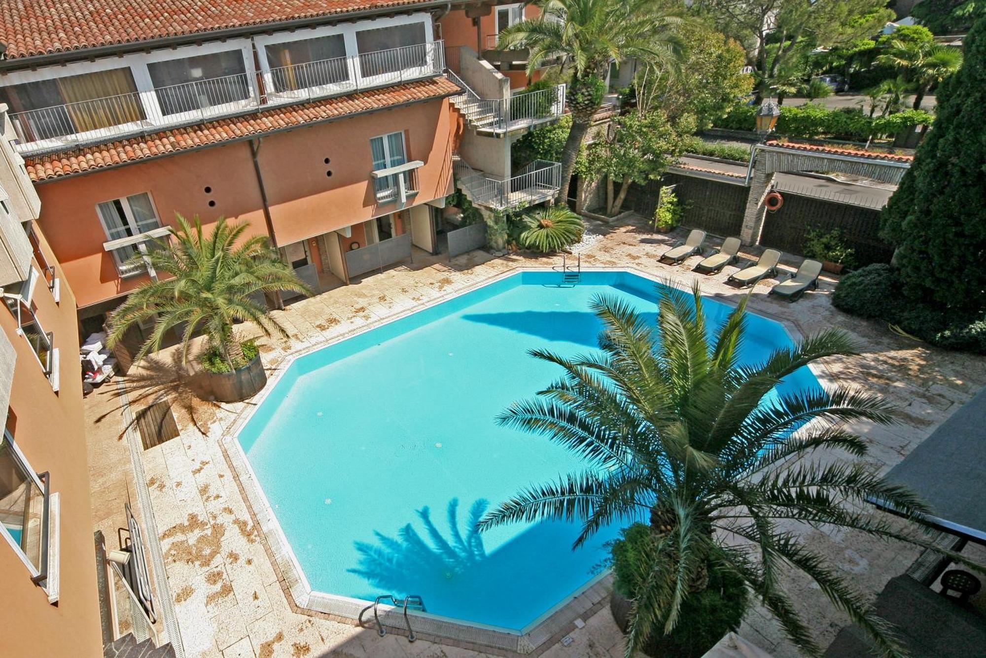 Hotel La Pauel Sirmione Ngoại thất bức ảnh