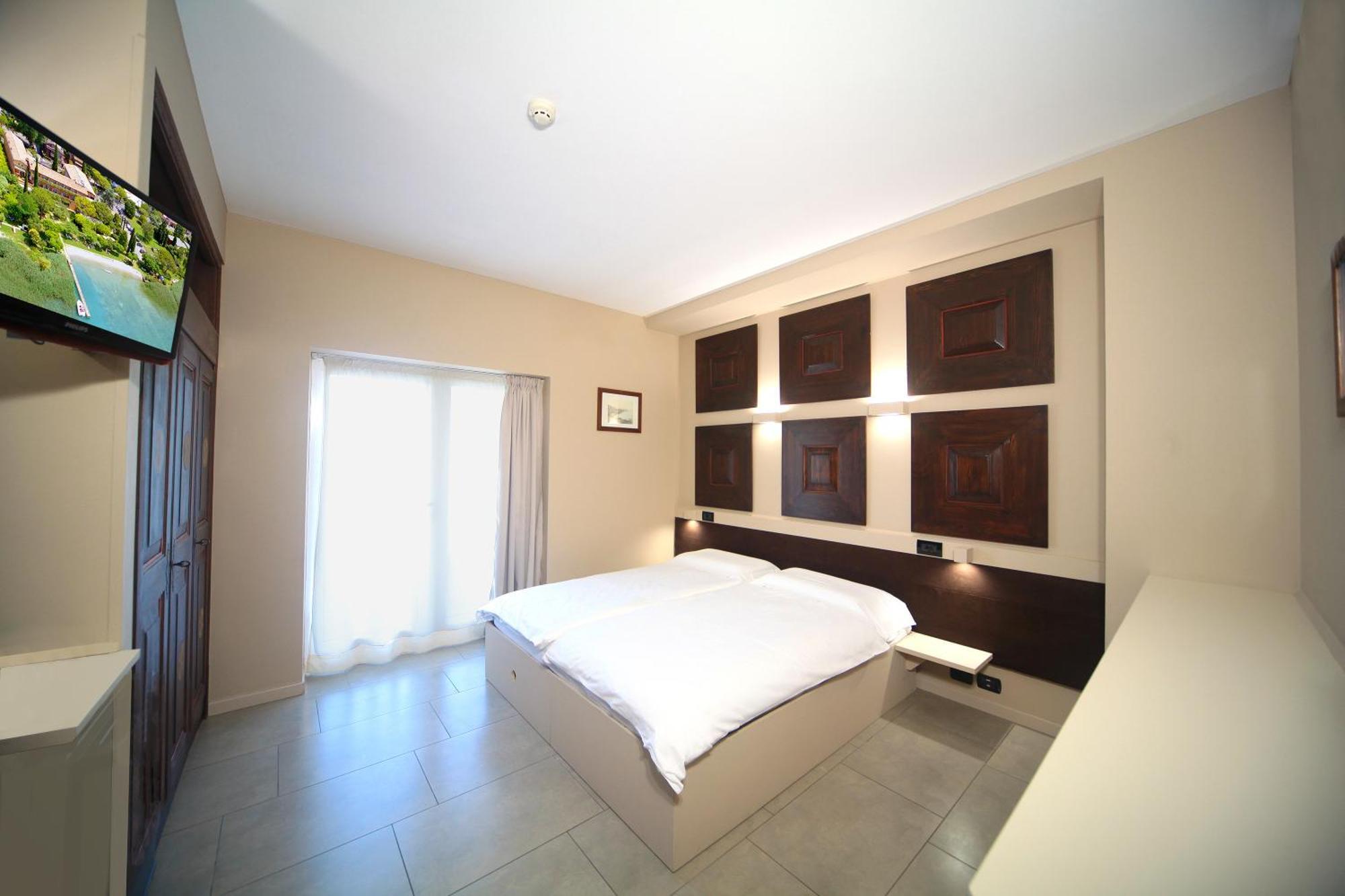 Hotel La Pauel Sirmione Ngoại thất bức ảnh