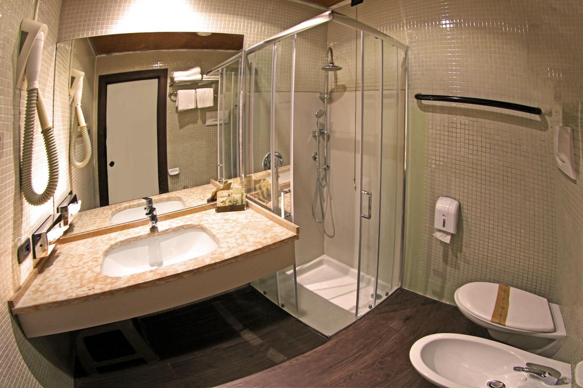 Hotel La Pauel Sirmione Ngoại thất bức ảnh
